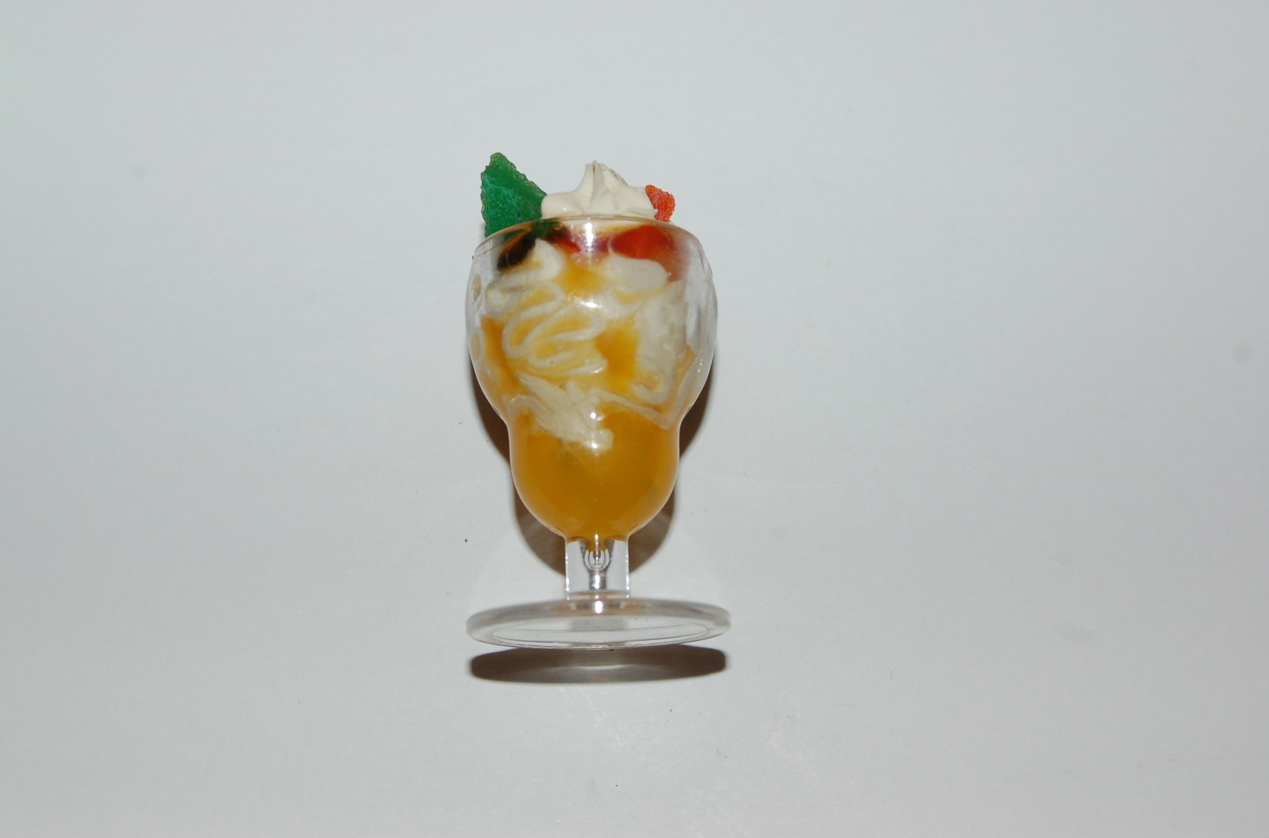 MAGNETKA MAGNES NA LODÓWKĘ PUCHAREK LODY 2066