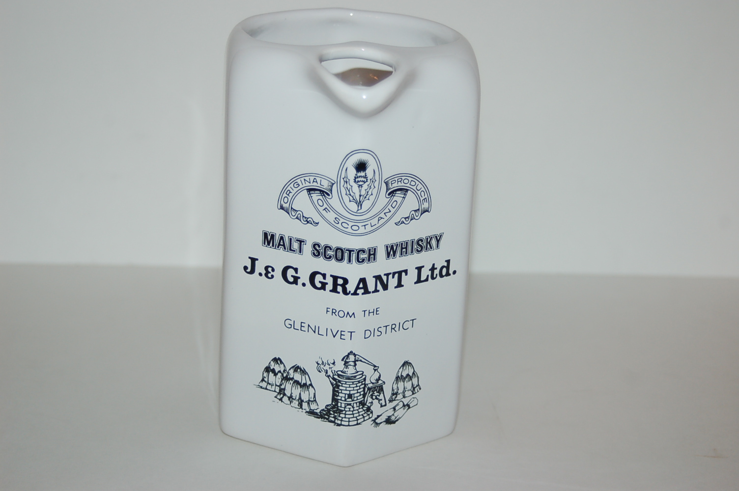Dzbanek na wodę do whisky J. & G. GRANT LTD. D10