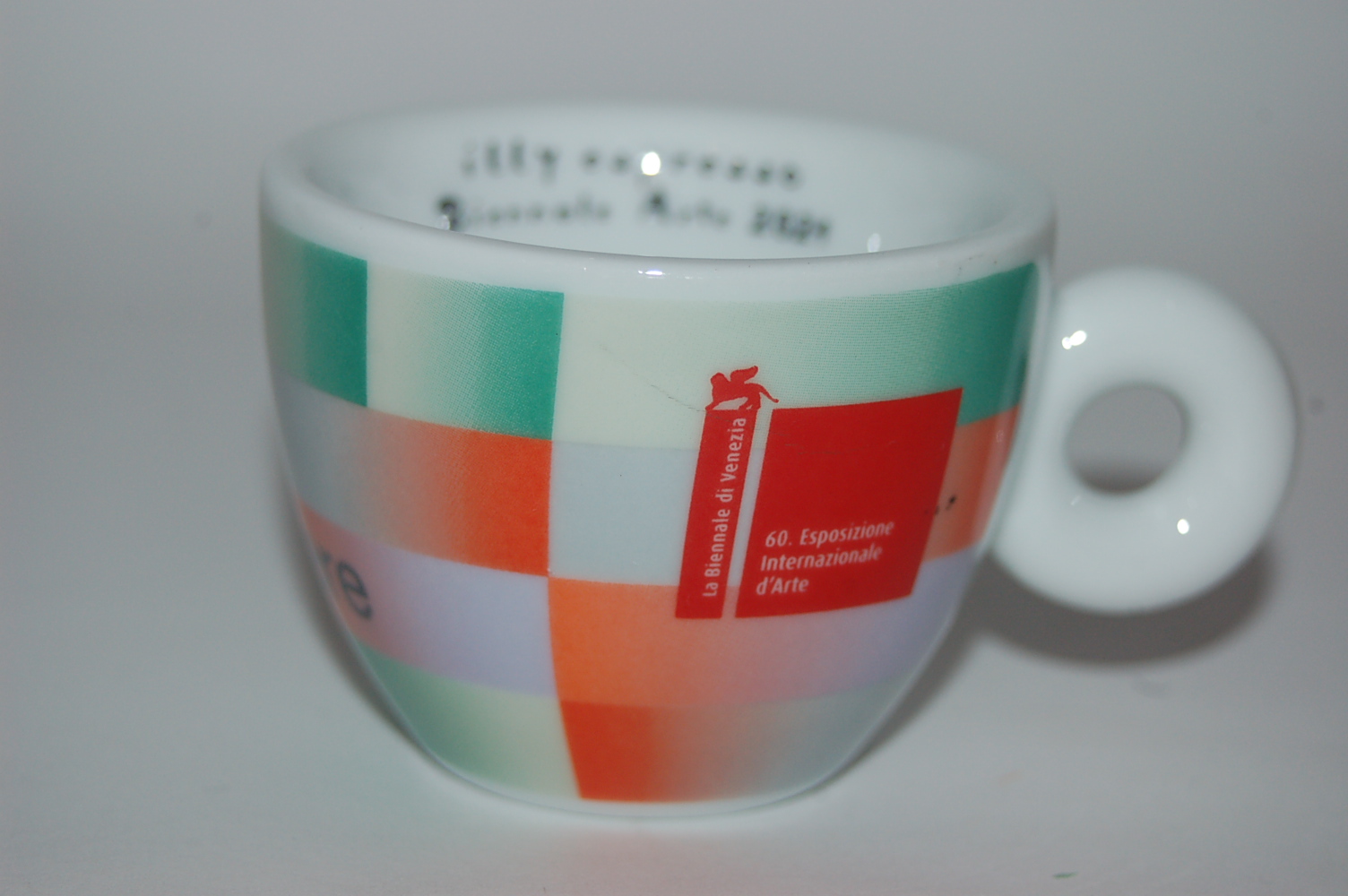 Filiżanka espresso ILLY Art Collection Art Biennale 2024 Z TALERZYKIEM FU71 - obrazek 3