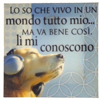 MAGNES NA LODÓWKĘ PIES W NAUSZNIKACH NA PŁÓTNIE M01293