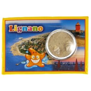 MAGNES NA LODÓWKĘ WIDOK PLAŻY LIGNANO Z PIASKIEM I MUSZELKAMI M13489