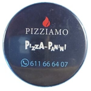 Magnes Otwieracz z logo pizzerii o nazwie Pizziamo  M14827