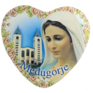 Magnes w kształcie serca, przedstawiający Madonnę z Medjugorje M14856