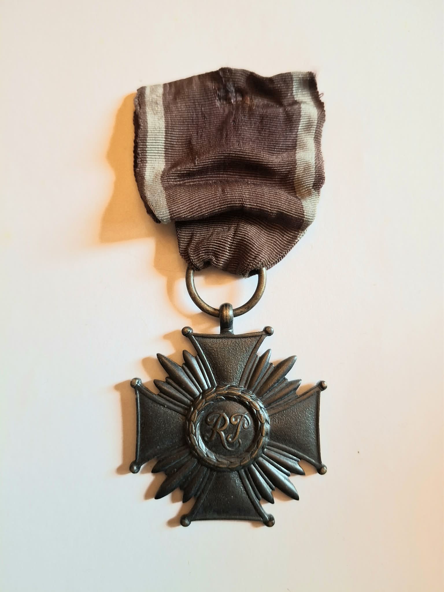 KRZYŻ ZASŁUGI BRĄZOWY RP MED-049