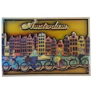 Magnes Amsterdam widok przedstawiający rowerzystów na tle kamienic M14933